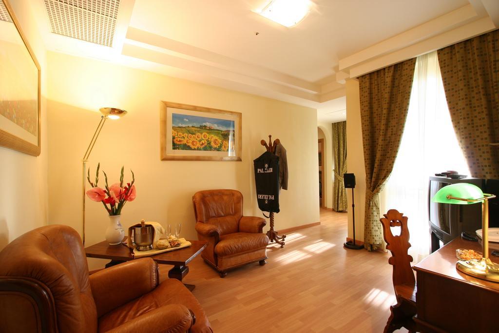 Hotel Villa Luca Chianciano Terme Oda fotoğraf