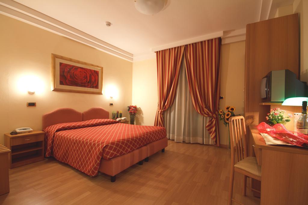 Hotel Villa Luca Chianciano Terme Dış mekan fotoğraf